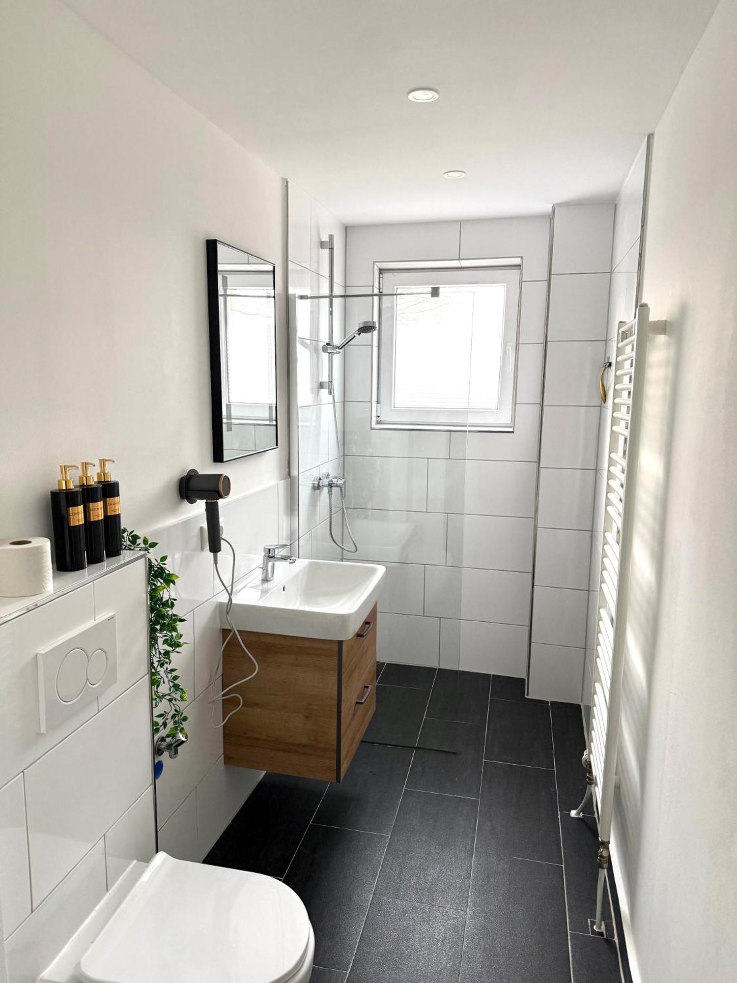 Yay - 65M2 Apartment Am Bahnhof - Smart Tv - Internet - Kaffee - Waschmaschine - Trockner Mühldorf エクステリア 写真