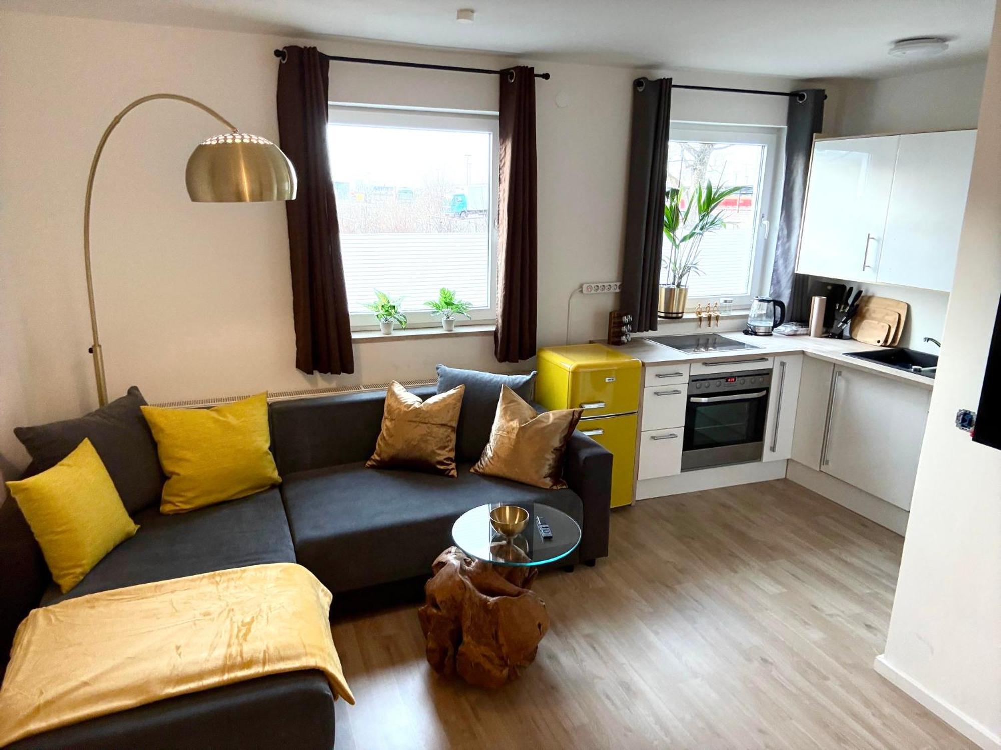 Yay - 65M2 Apartment Am Bahnhof - Smart Tv - Internet - Kaffee - Waschmaschine - Trockner Mühldorf エクステリア 写真